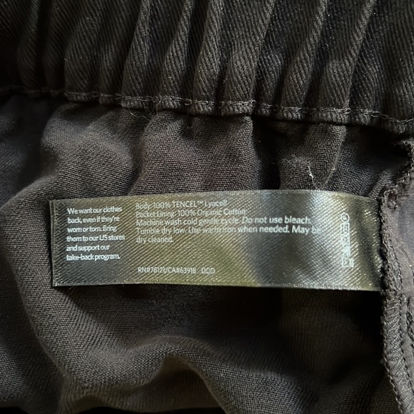 Eileen Fisher Soft Twill Pleated Tapered Pant. - Picture 8 of 9